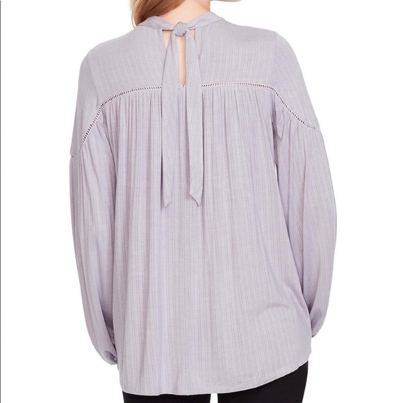 💕 NWT Jessica Simpson Lilac Choker Neck Tie Blouse - Picture 2 of 8